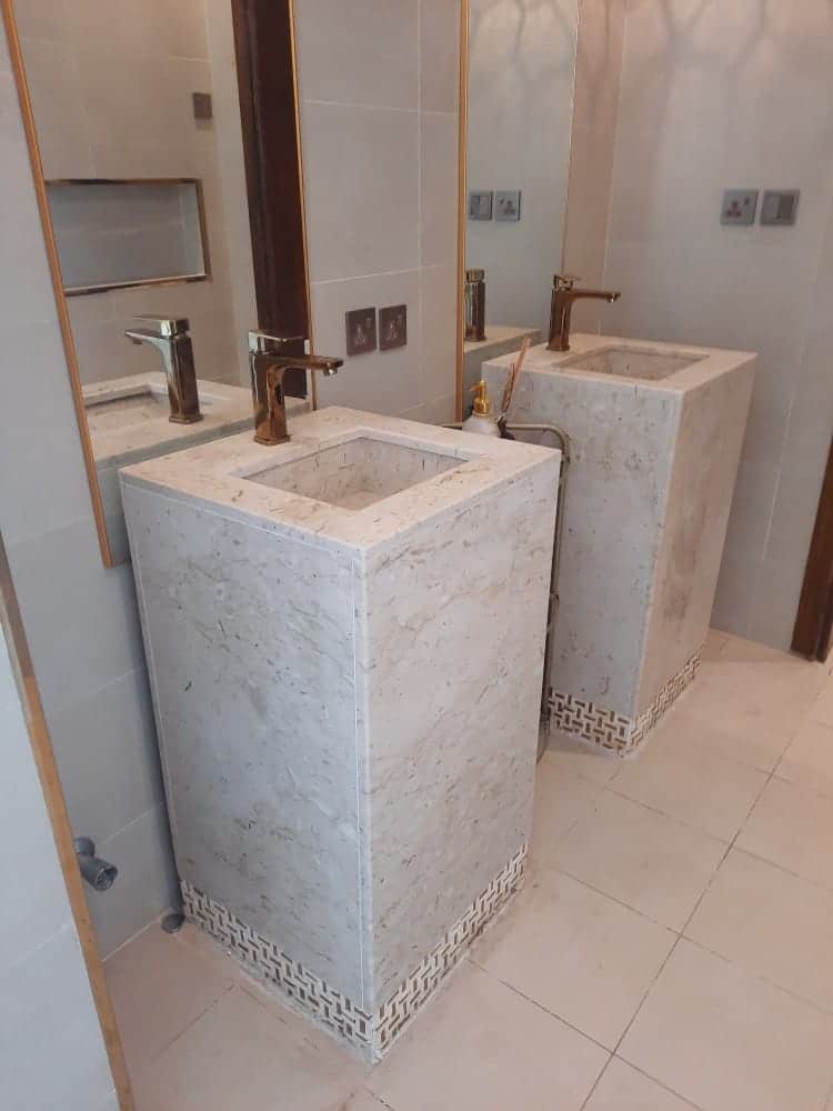 معلم سباك بتبوك