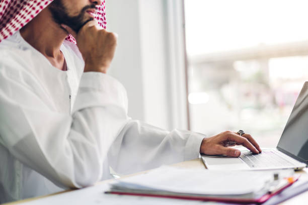 نقل كفالة تابع غير مصرح له بالعمل إلى فرد